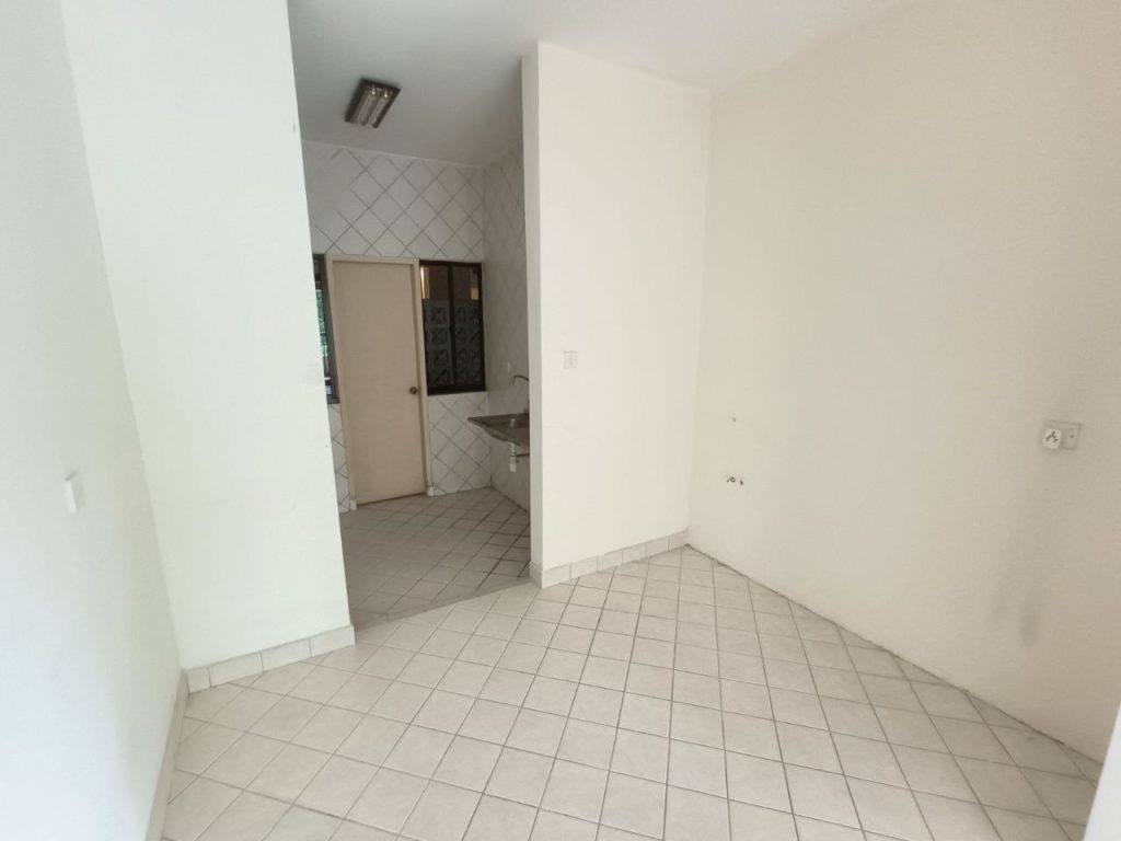 FOR SALE Armanee Condo (Duplex)