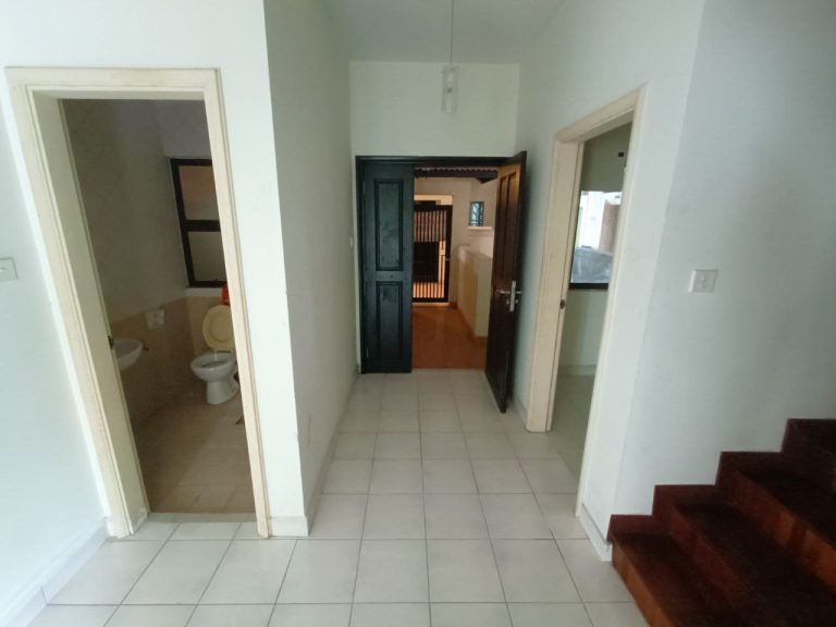 FOR SALE Armanee Condo (Duplex)