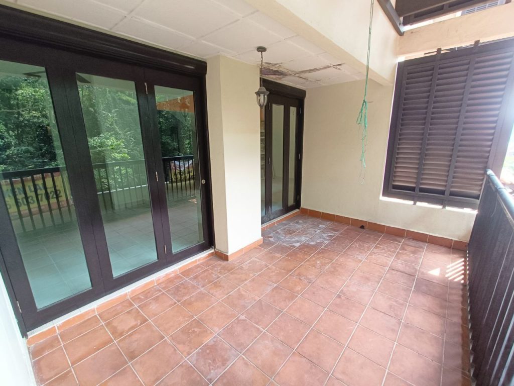 FOR SALE Armanee Condo (Duplex)