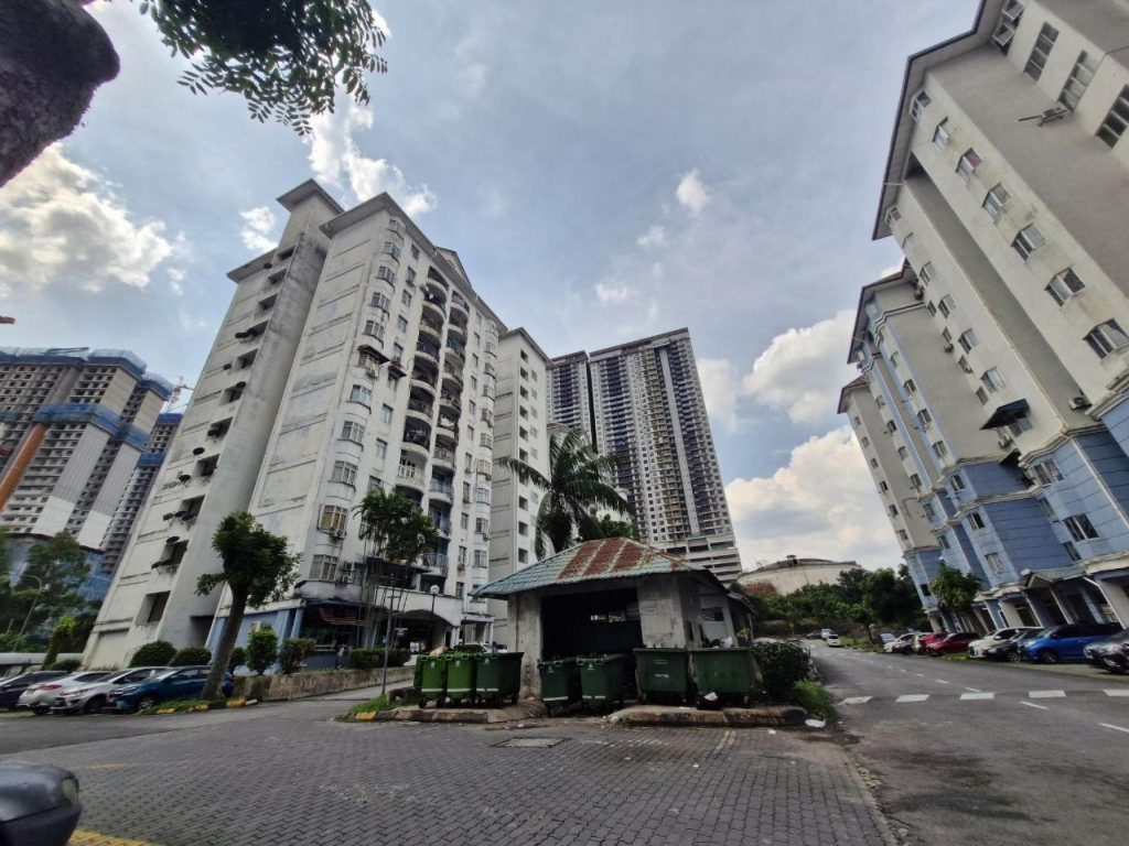 FOR SALE Tasik Heights Apartment Bandar Tasik Selatan, Kuala Lumpur, Low Level