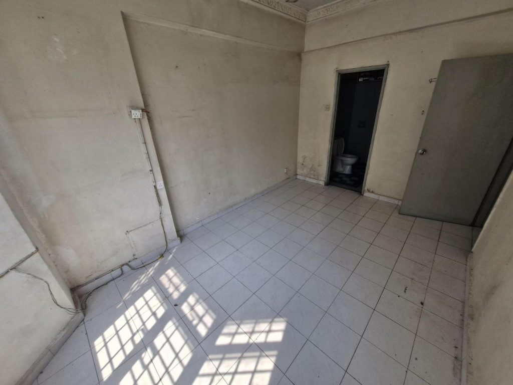 FOR SALE Tasik Heights Apartment Bandar Tasik Selatan, Kuala Lumpur, Low Level