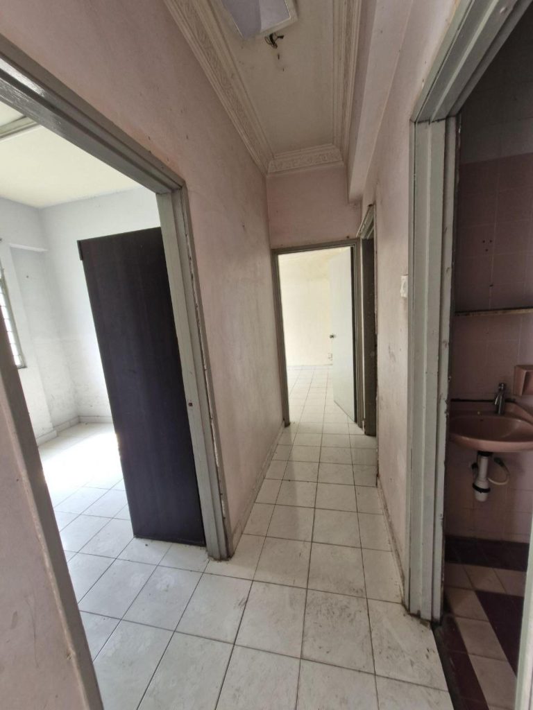 FOR SALE Tasik Heights Apartment Bandar Tasik Selatan, Kuala Lumpur, Low Level