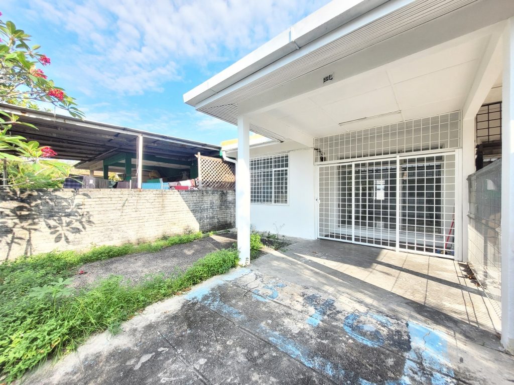 FOR SALE Single Storey Terrace @ Taman Desaria, Nilai – Refurbish