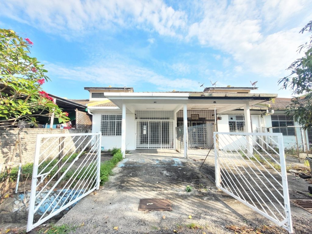 FOR SALE Single Storey Terrace @ Taman Desaria, Nilai – Refurbish