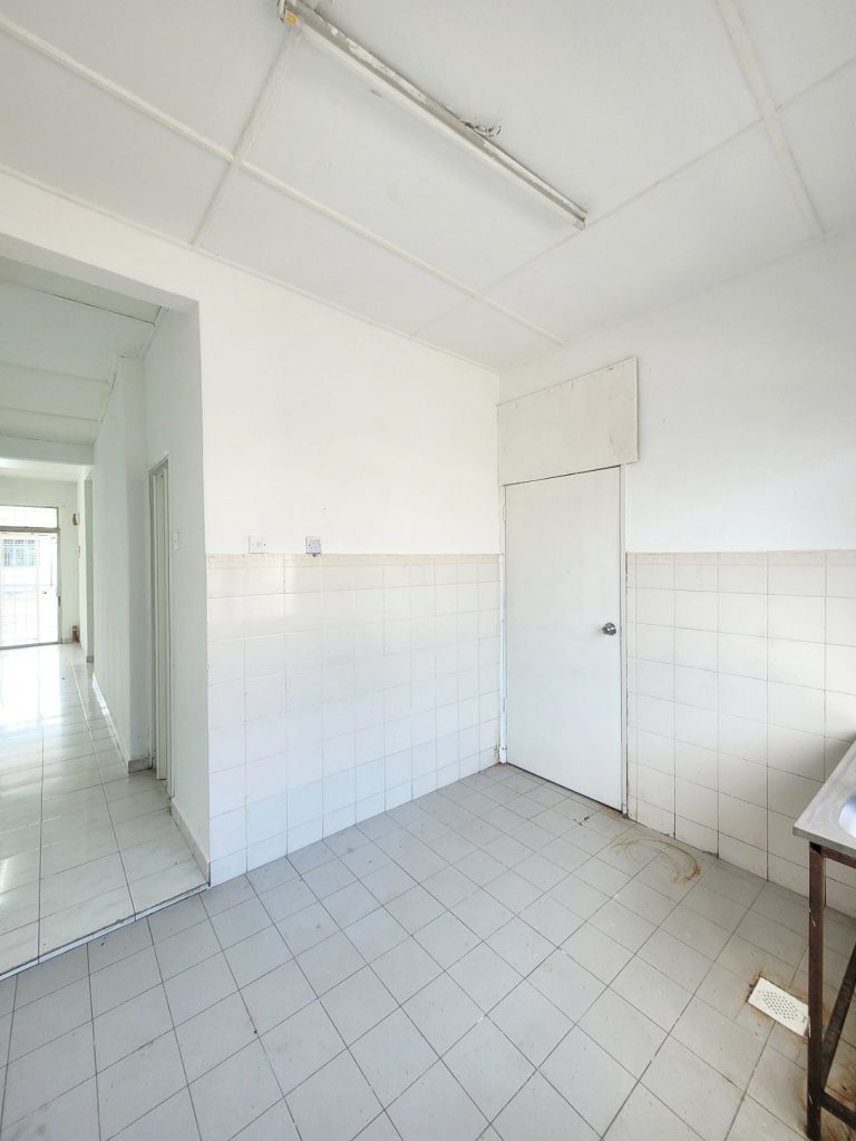 FOR SALE Single Storey Terrace @ Taman Desaria, Nilai – Refurbish