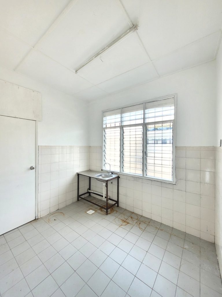 FOR SALE Single Storey Terrace @ Taman Desaria, Nilai – Refurbish