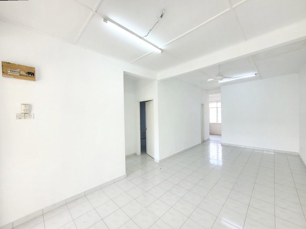 FOR SALE Single Storey Terrace @ Taman Desaria, Nilai – Refurbish