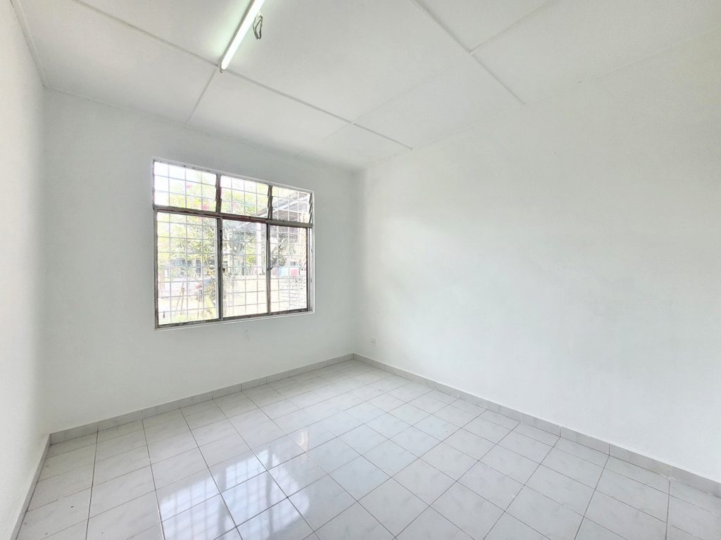 FOR SALE Single Storey Terrace @ Taman Desaria, Nilai – Refurbish