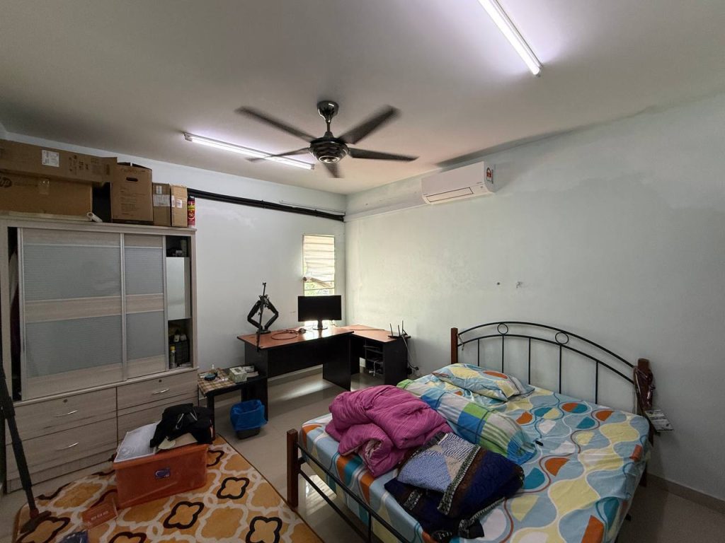 For Sale CORNER LOT Double Storey Semi D, Taman Garing Utama, Rawang