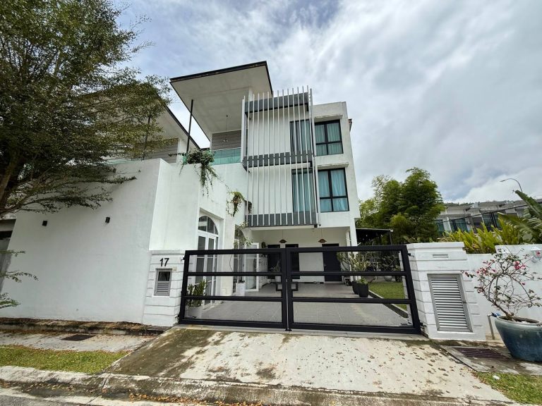 Beautiful Santorini-Themed Corner 3 Storey Semi-D Taman Villa Perdana, Kajang