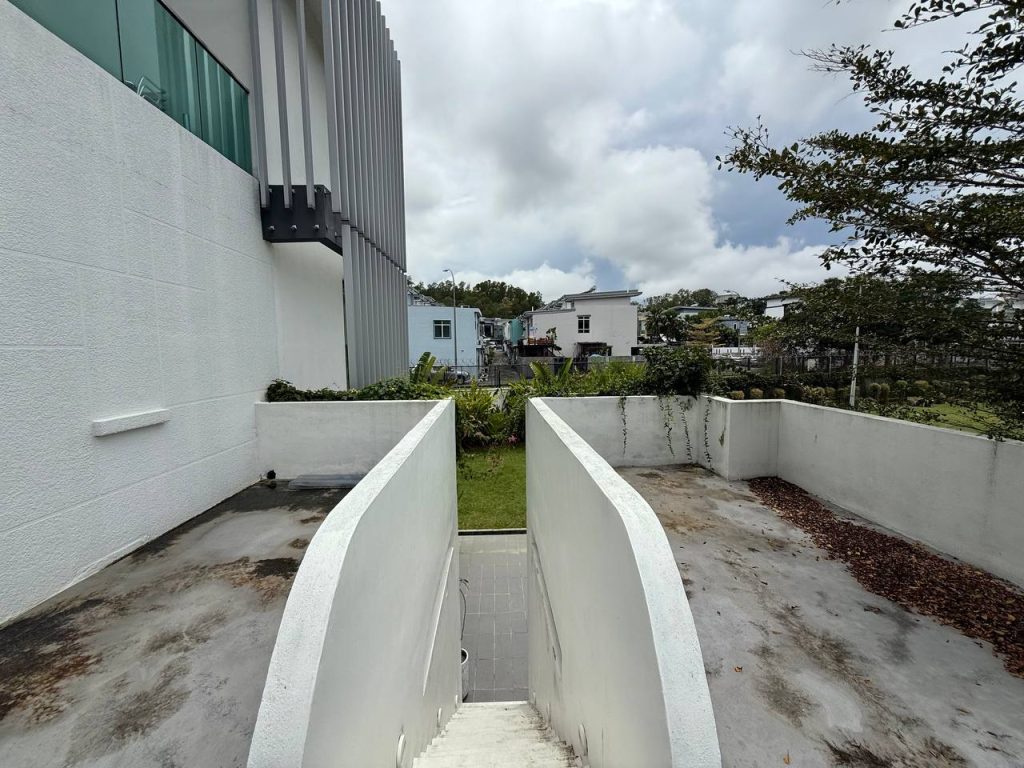 Beautiful Santorini-Themed Corner 3 Storey Semi-D Taman Villa Perdana, Kajang