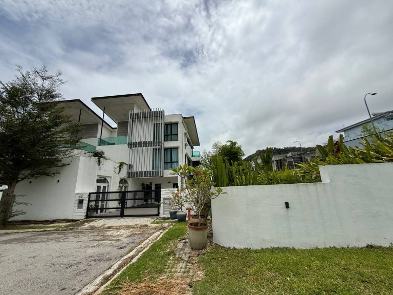 Beautiful Santorini-Themed Corner 3 Storey Semi-D Taman Villa Perdana, Kajang