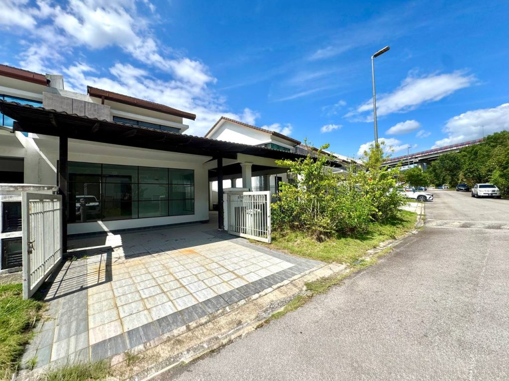 FOR SALE – End Lot | 2 Storey Terrace Taman Desa Budiman, Sungai Long, Kajang