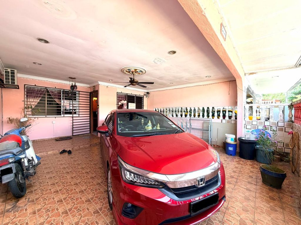 SINGLE STOREY TERRACE INTERMEDIATE HOUSE TAMAN SERI TIMAH BALAKONG