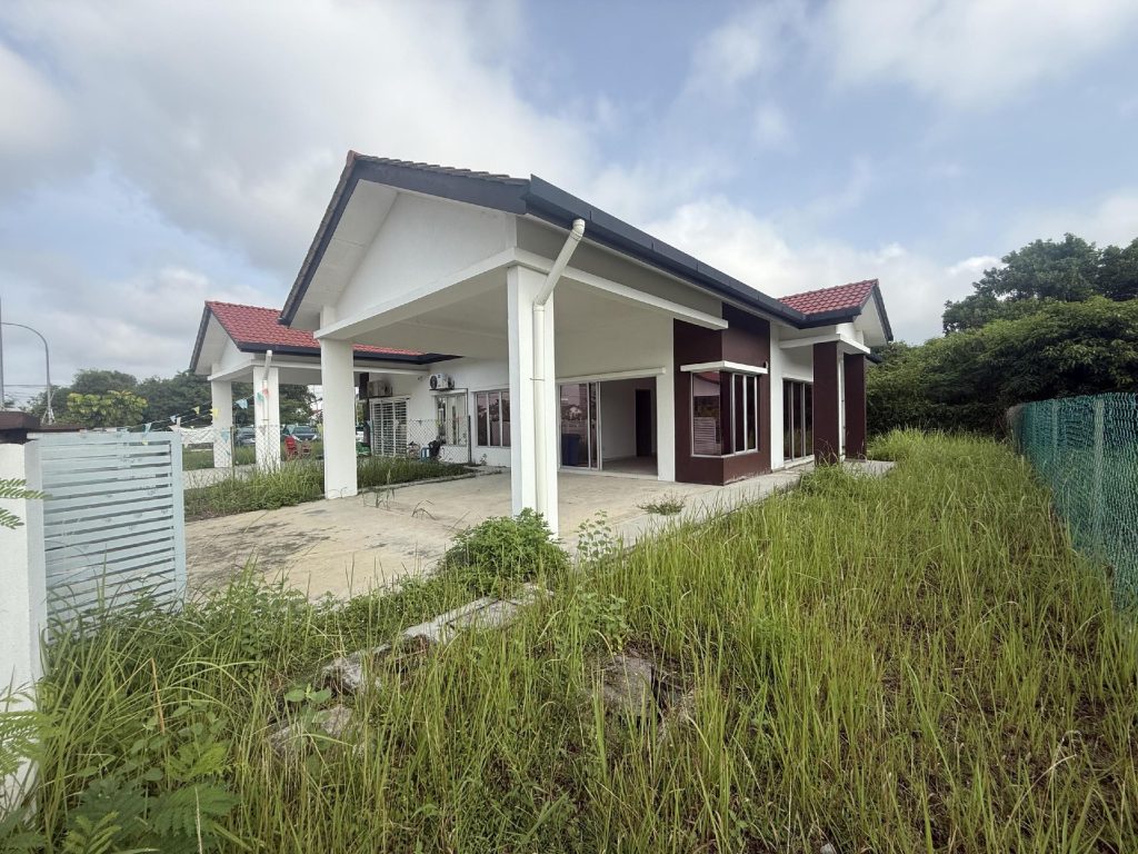 Single Storey SEMI-Detached, Taman Mawar 2, Seksyen 29 Kg Lombong Shah Alam