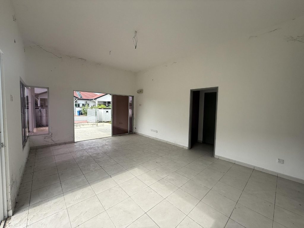 Single Storey SEMI-Detached, Taman Mawar 2, Seksyen 29 Kg Lombong Shah Alam