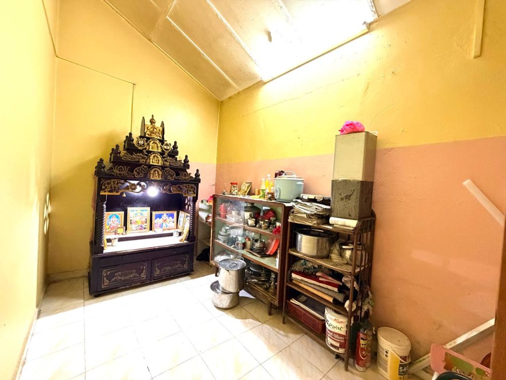 SINGLE STOREY TERRACE INTERMEDIATE HOUSE TAMAN SERI TIMAH BALAKONG